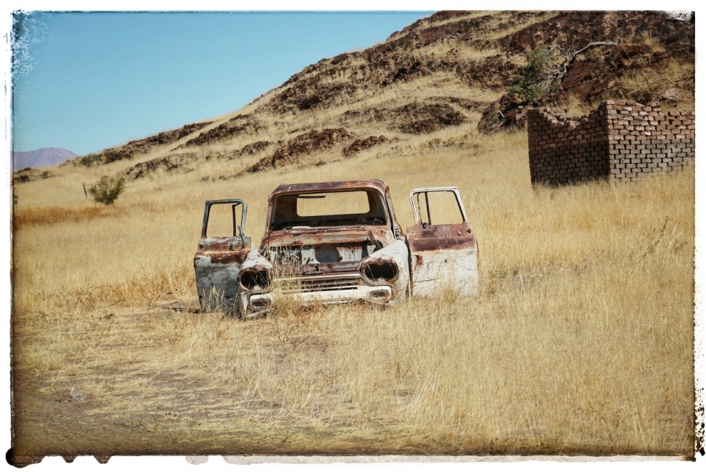 quick getaway failed in raid on namibian desert farm